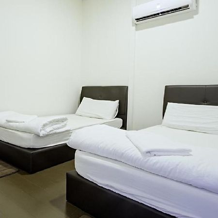 We Love Guesthouse George Town Exterior foto